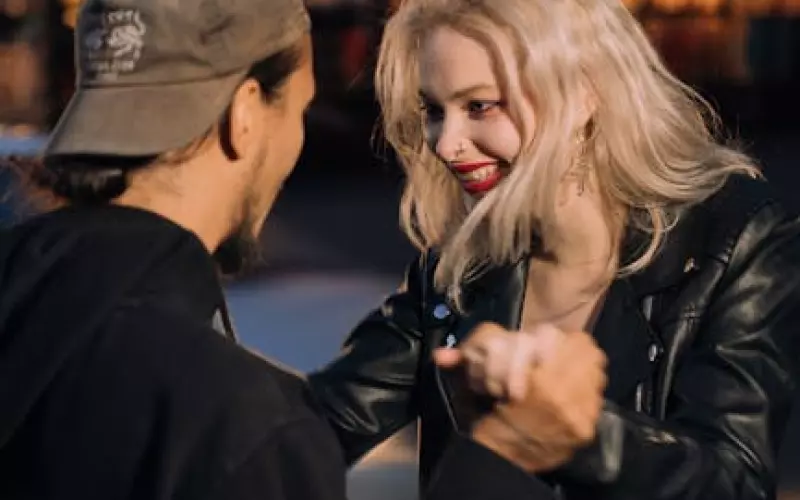 挽回男朋友的朋友圈(如何挽回前任男朋友)