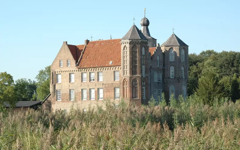 挽回前任：利用朋友圈的建设，让他认同你，促使他再一次对你产生好感