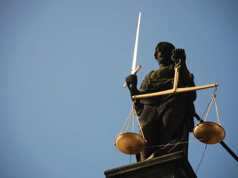 挽回前任：利用前任对你的愧疚感，直戳对方的内心，挽回一针见效