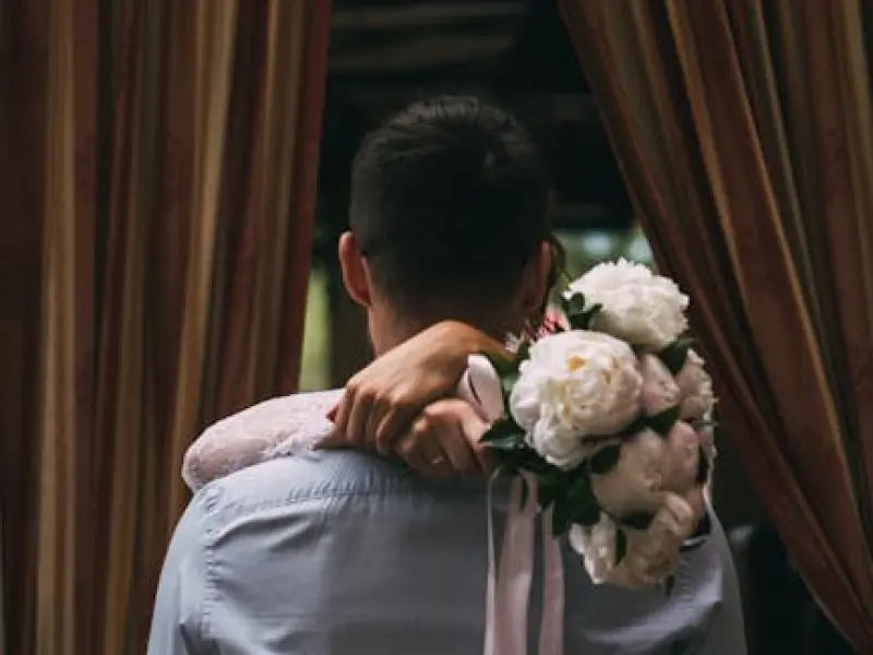 拯救婚姻：女人怎么做才能让出轨的男人回归家庭