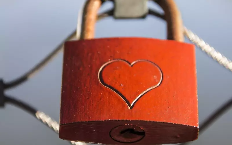 挽回爱情：如何消除ta对你的防御心