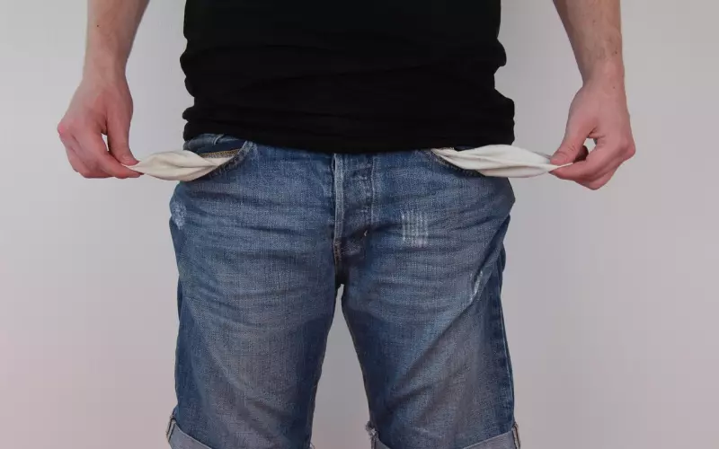 挽回爱情：女朋友没钱才理我 我还应该和她在一起吗