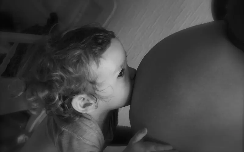 挽回爱情：大龄女生，未婚先孕遭分手直接降价