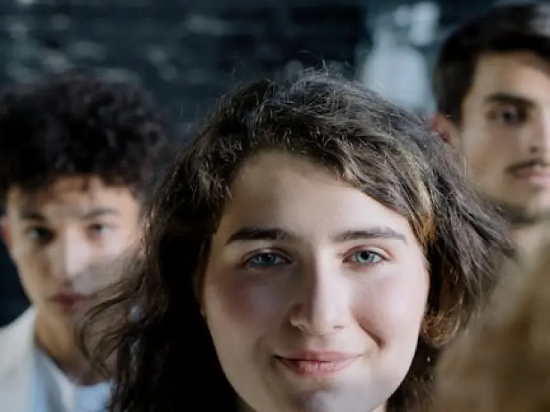 挽回爱情需要撇开你的惯性思维模式：教你在分手后进一步拉近与前任的关系