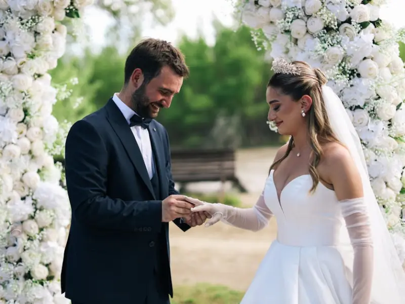 分离小三：要想对付小三挽回老公，你要先弄明白男人为什么迷恋小三