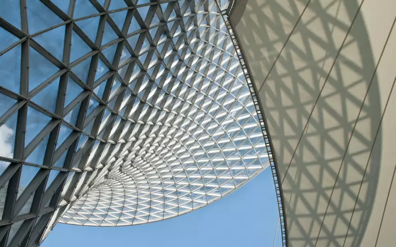 【上海】92年，广告公司客户经理，毕业于纽卡斯尔大学，会韩语，厨艺不错，爱喝酒，性格直爽的上海妹子