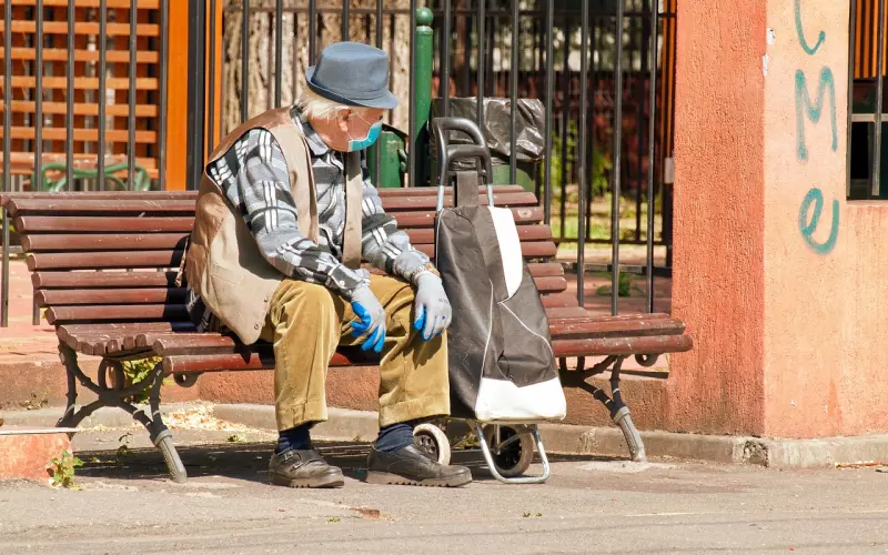 聊骚的男人到底该不该分手？