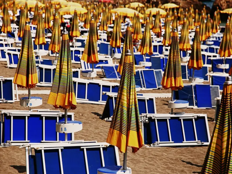 异地恋情该去挽回吗？