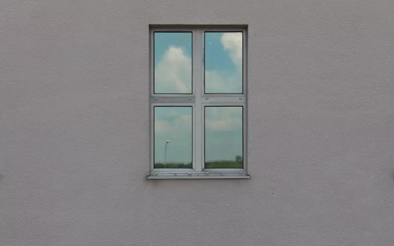 我该不该跟高大帅气的他在一起呢？