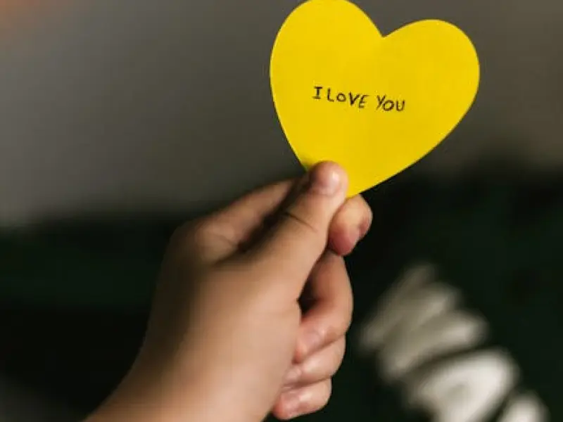 该不该表明心迹？ | 隔壁老王