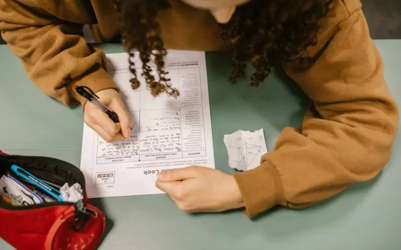 老公出轨该离婚还是原谅好(老公外遇叫老婆也出轨是什么心理)