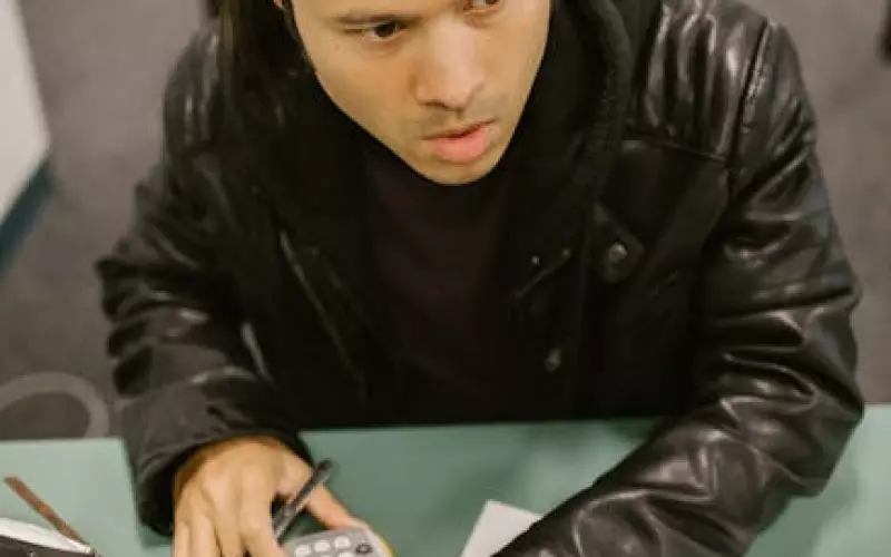 婚外情男人出轨要不要原谅(婚外情中出轨男人是真心的吗)