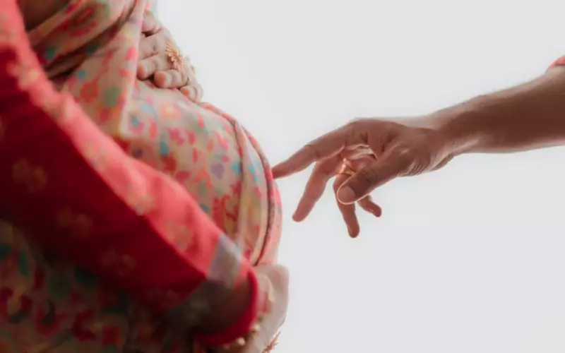 婚外情怀孕孩子要不要(婚外情致使已婚女子怀孕怎么办)