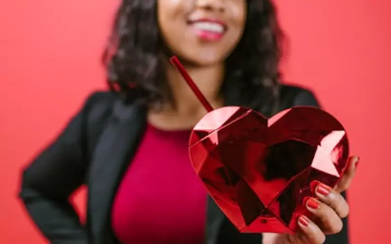 女人变心前征兆(女人对情人变心的原因)