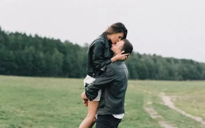 前男友还爱你的表现 教你挽回前男友