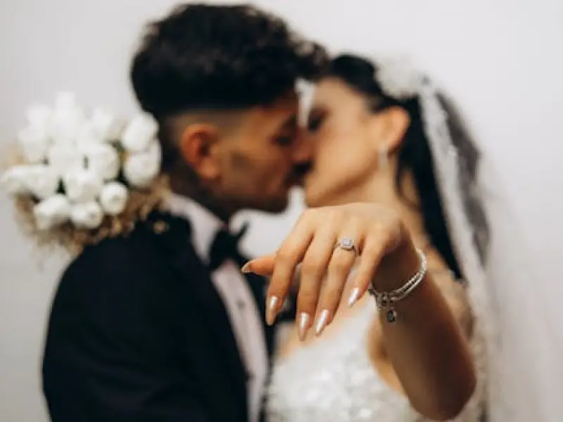 如何挽回婚姻步骤，怎样挽回外遇的婚姻，正确处理方法