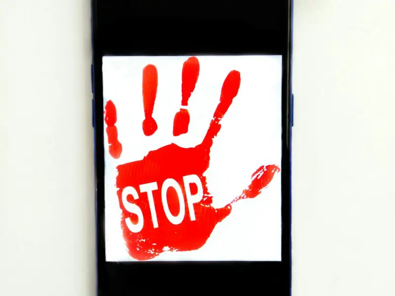 别再低声下气的发消息了，这是最体面且有效的挽回方式！