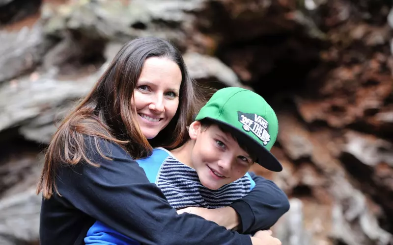 挽回男友策略：跟男友的感情遭到父母的反对，该怎么挽回男友