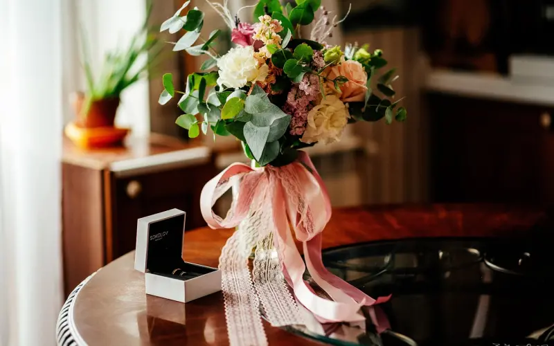 【汤唯婚讯发福利】女神都结婚啦！别哭晕在厕所默默画圈圈，别再等了赶紧找对象吧！