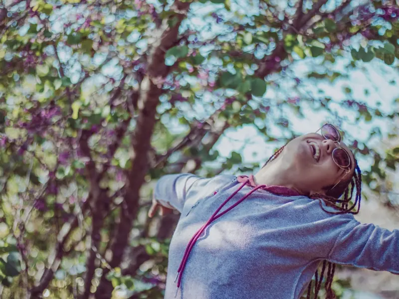 教你怎样轻松追到不怎么发朋友圈的女生!