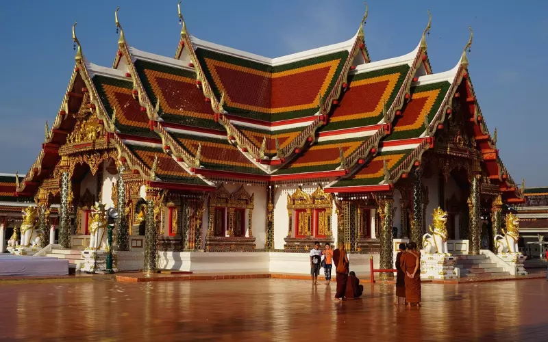 你所不知道的寺庙系列之泰国“瓶寺”Wat Pa Maha Chedi Kaew