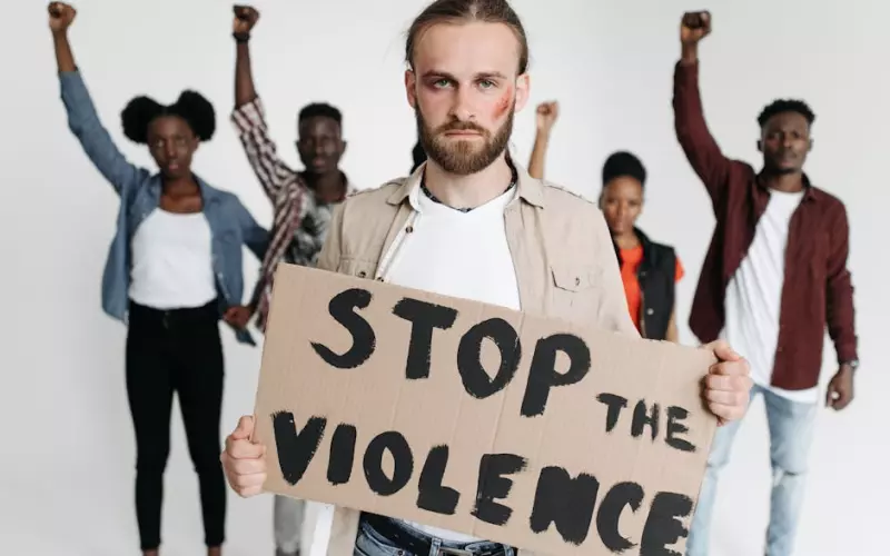 婚姻冷暴力的十种表现(婚姻里怎么对待家庭冷暴力)