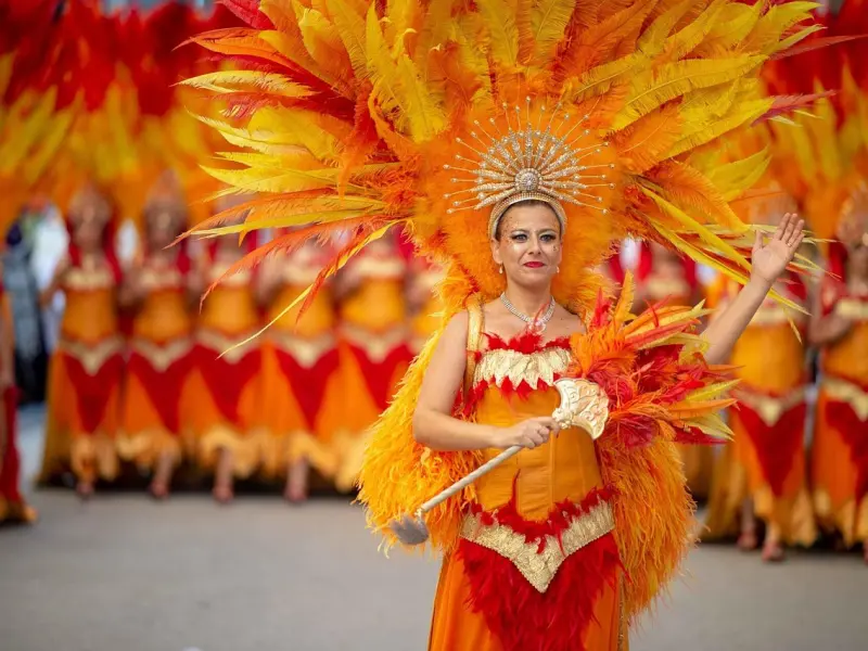 那个和你聊天到“日夜不分”的人，后来和你也就是这四种结局吧！