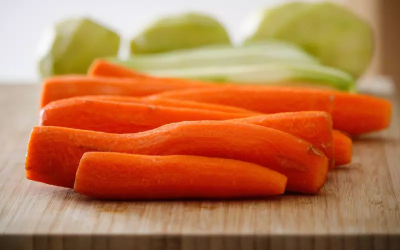 接吻时最怕遇到10件尴尬事，口臭排第二