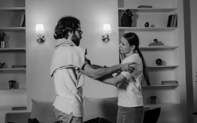 老婆出轨怎么挽回最好的方法(老婆出轨挽回攻略的十大技巧)