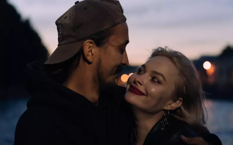 挽回前任和女友的最佳方法(如何挽回有女友的前任这两招最狠)