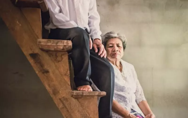 42岁妻子出轨丈夫不原谅的后果(22年的妻子出轨我怎么办)