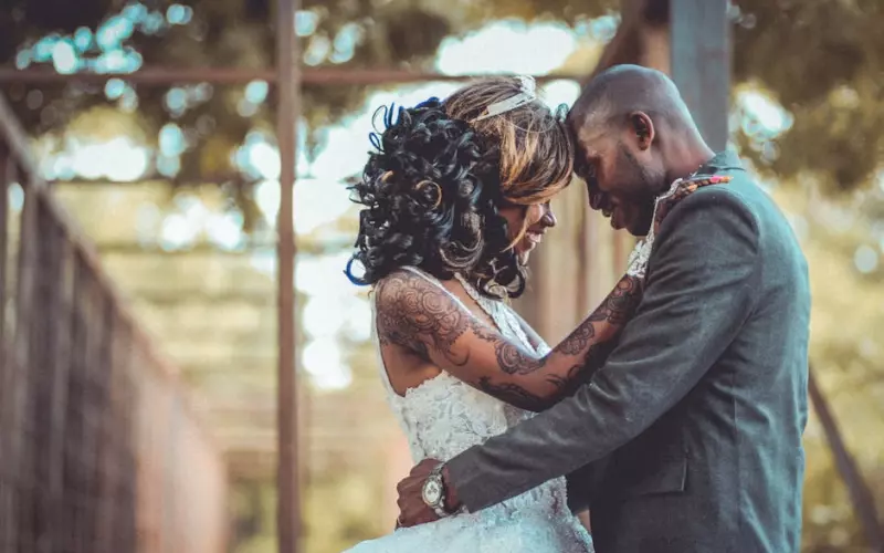 女人出轨后悔挽回婚姻的正确方法(女人出轨了该怎样挽回婚姻)