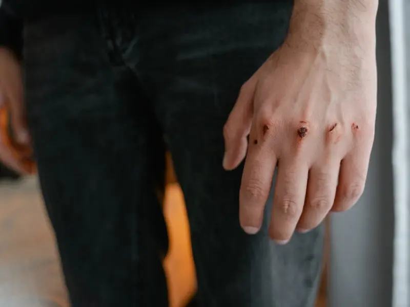 爱越深，伤越疼。