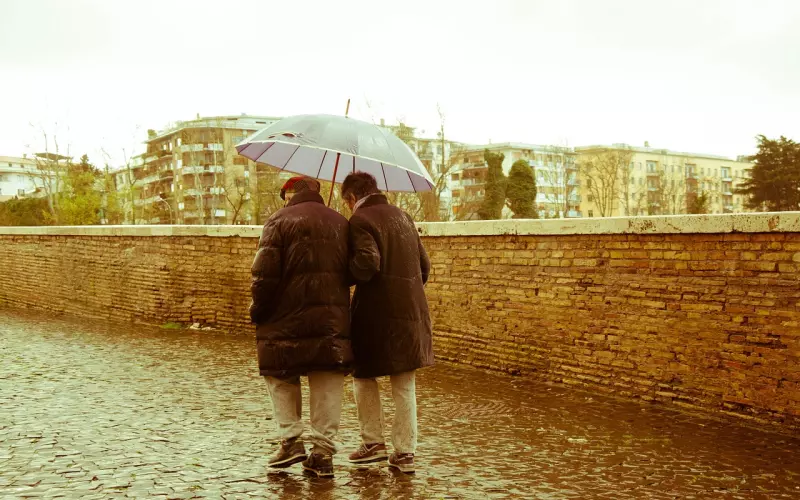 ​尴尬的70后；无奈的70后；辛苦的70后；奔五的70后