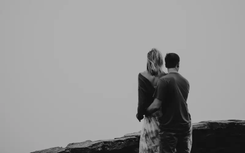 前女友卑微求复合男子不复合(高姿态挽回分手)