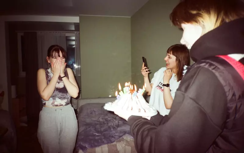 第一次和网恋男友奔现被我哥吓到(与网恋男友见面的真实经历)