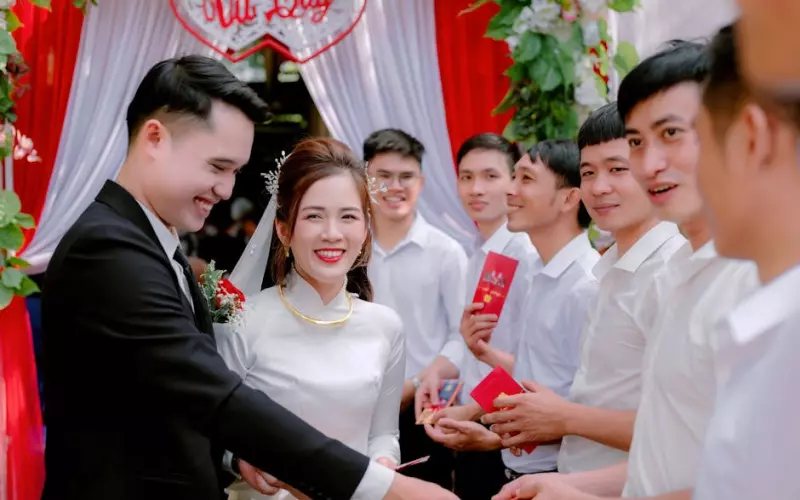 原配向第三者炫耀自己婚姻幸福(婚姻中出现了第三者应该怎么办)