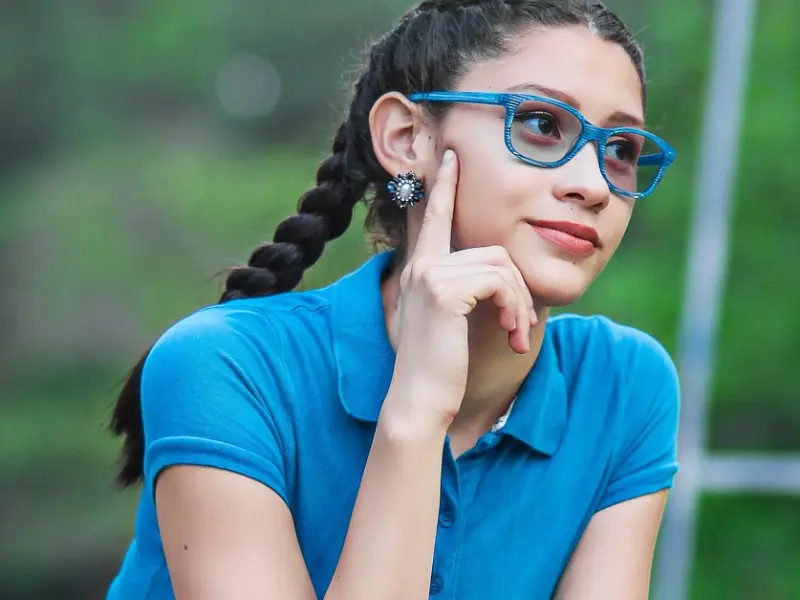 喜欢的女生是个高冷的人，应该如何跟她聊天？