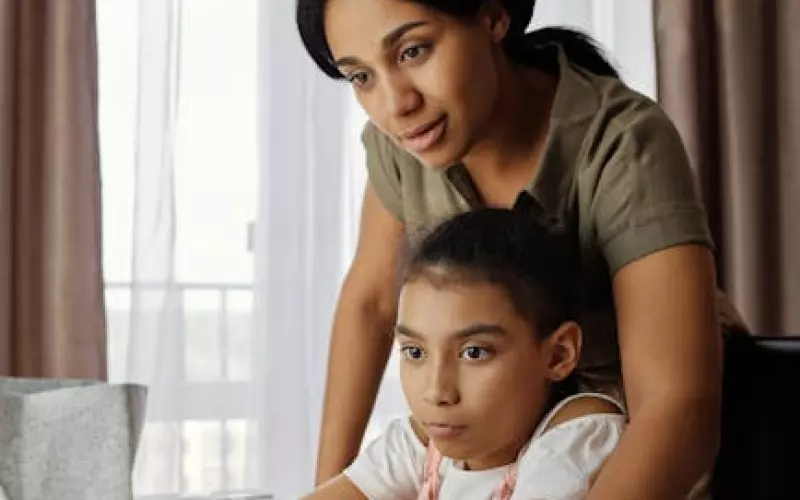 网恋奔现女生一米八六(网恋奔现成功现场合集)