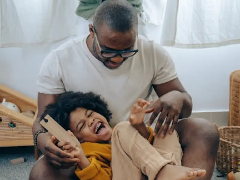 爸爸陪孩子越少，孩子智力越低，成绩越差，性格缺陷越多