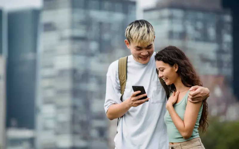 男子第一次见网恋女友(男生见到网恋女友后吓得直接跑了)