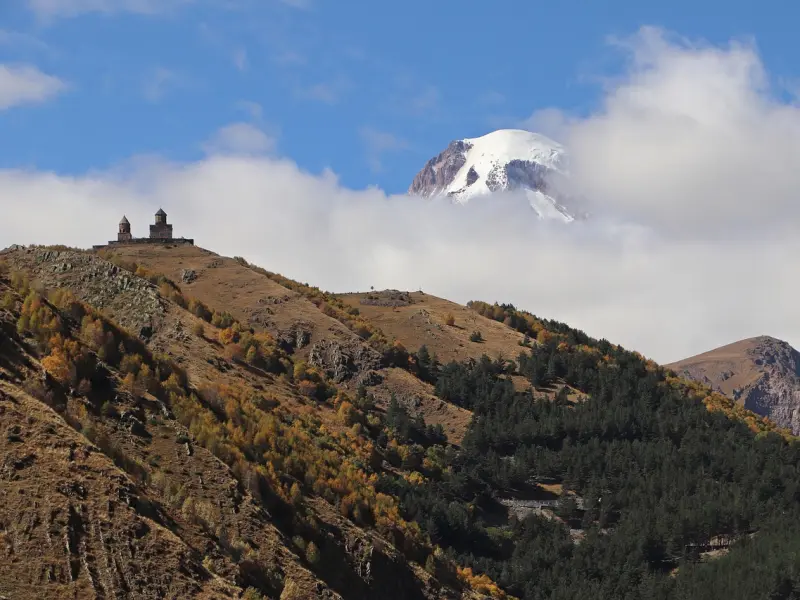 越喜欢说四句话，说明他害怕失去你，别嫌弃更别不信！