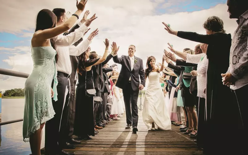 90后处在一个尴尬的年龄 恋爱和结婚的经典区别