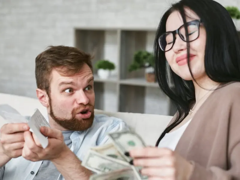 感情中最纯洁的关系，就是可以好好谈钱