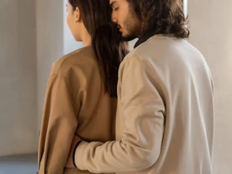 分手后和前任的关系有所缓和，想要成功复合，起码要明白这3点