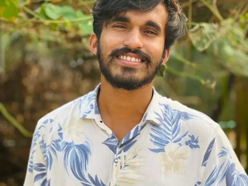 余生短暂，请和相处舒服的人在一起，远离消耗你的人。