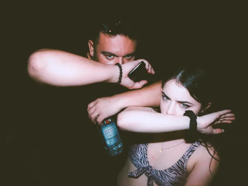 挽回女友的正确做法_分手后不必死缠烂打，4妙招让她主动挽回你