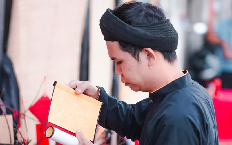 挽回婚姻感情咨询专家崔老师春节期间时间安排：崔老师的青岛合睦源婚姻咨询为保证服务质量一直以来自己全程一对一咨询，春节三十初一休息