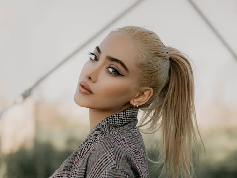 渣男在外风流快活，我却寂寞留守空房