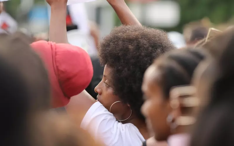 男人不可能复合的表现也是还爱你的表现